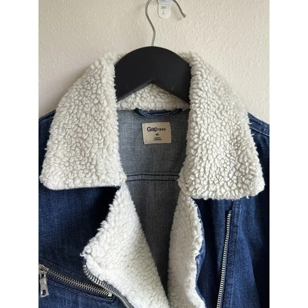 Gap Women's Denim Jacket XS Sherpa Lined Biker Belt Buckle Blue 1969